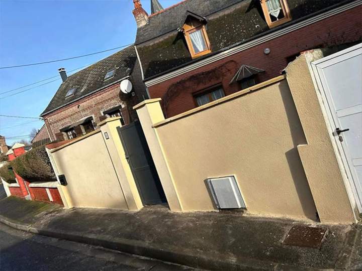 Une peinture extérieure pour améliorer l’esthétique de votre bâtiment.