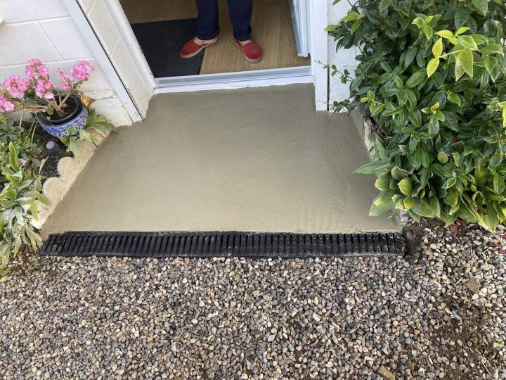 Nouveau seuil de porte